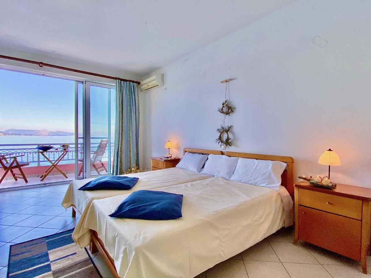 Seafront Villa Ourania Mesongí Buitenkant foto