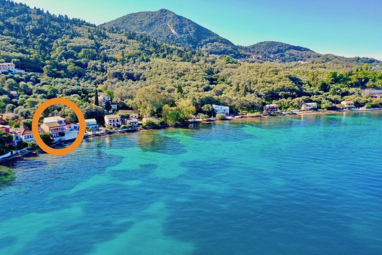 Seafront Villa Ourania Mesongí Buitenkant foto
