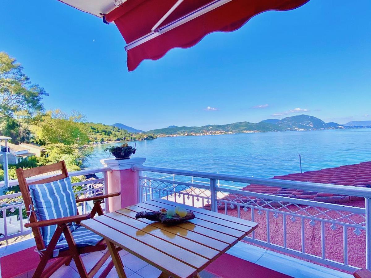 Seafront Villa Ourania Mesongí Buitenkant foto